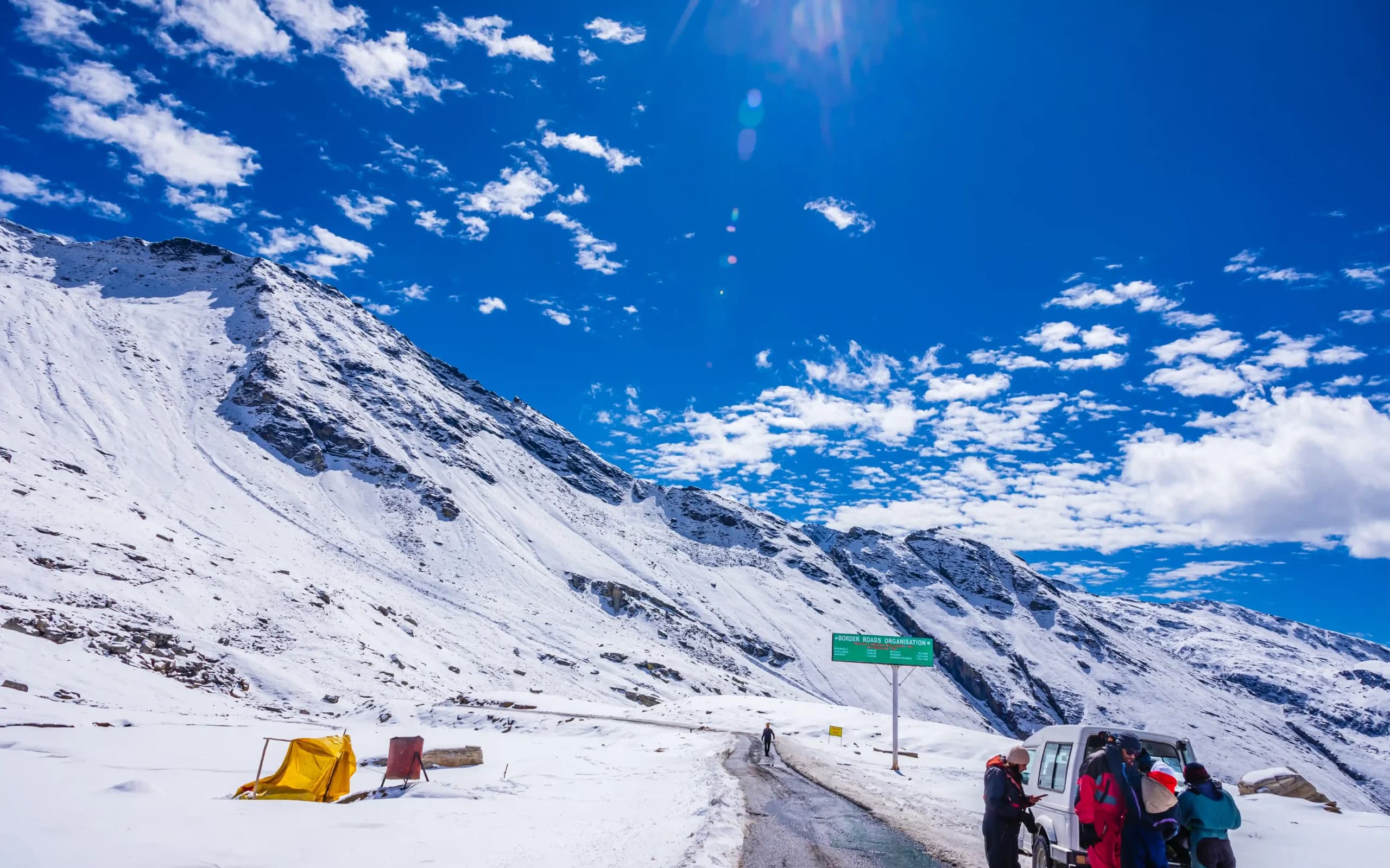 A Storybags group on the road in the Himalayas